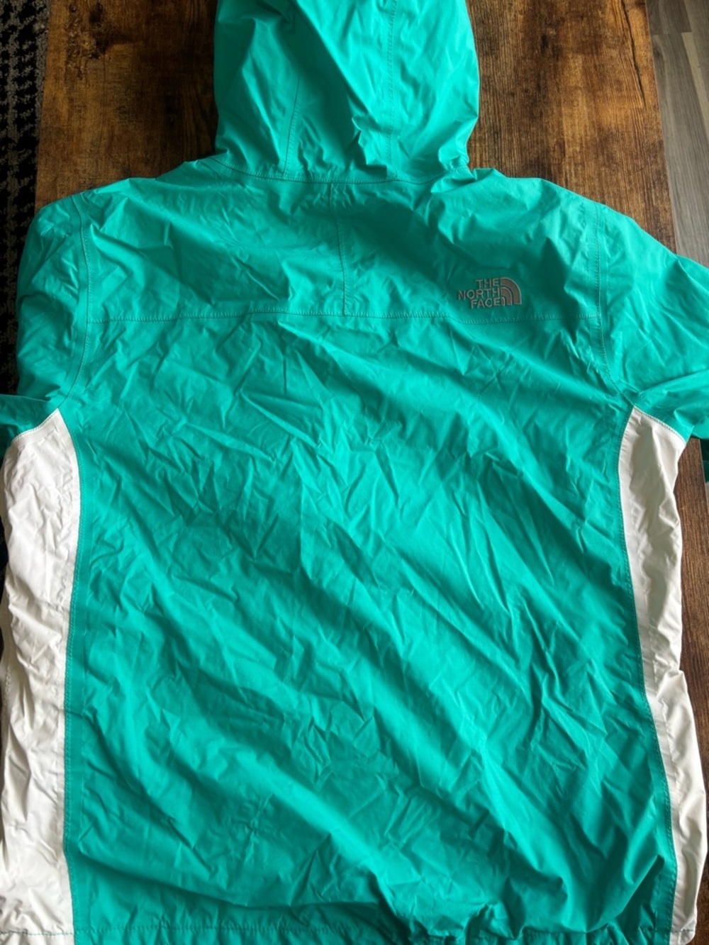 The North Face Women's Teal Raincoat. Size Large. - Picture 6 of 10